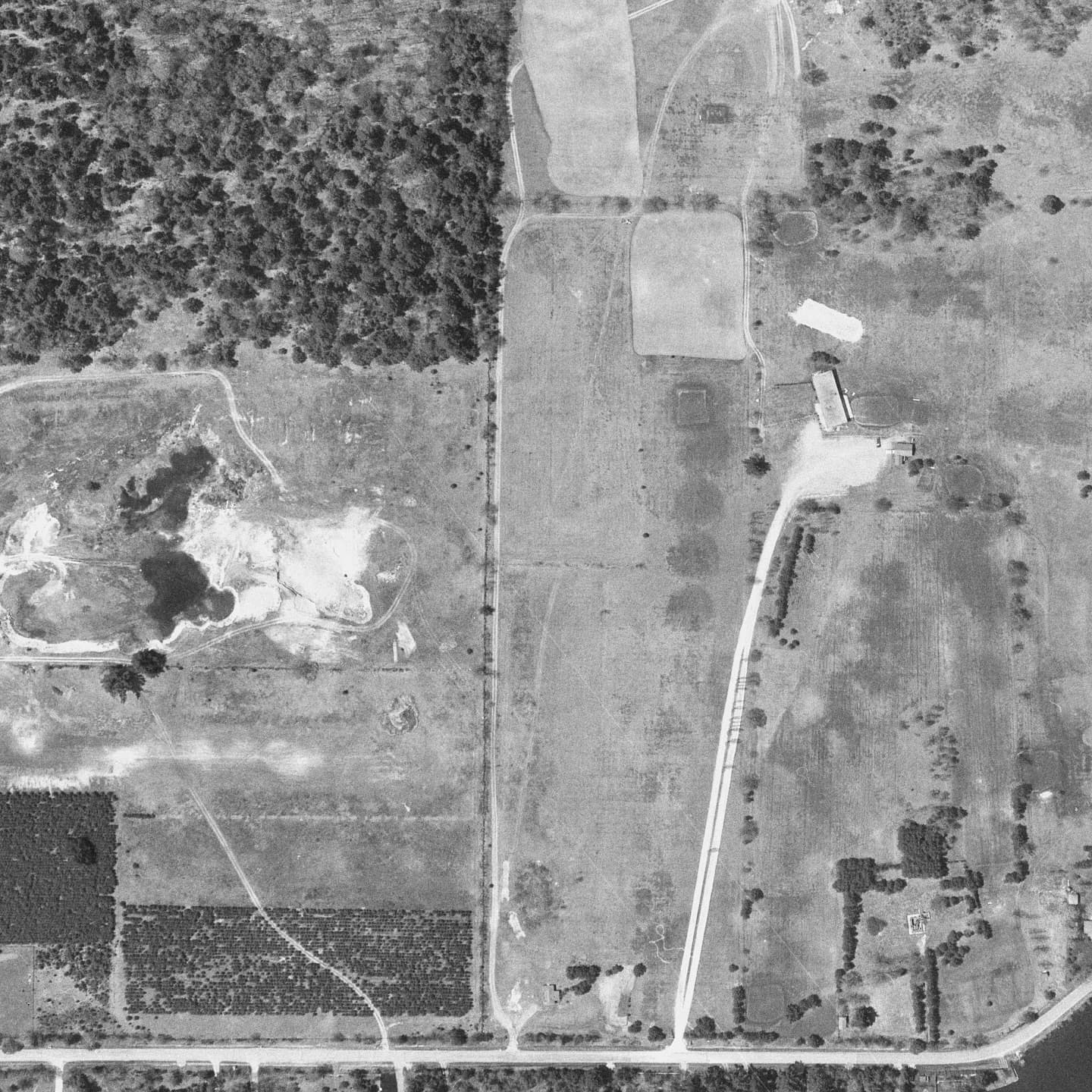 An aerial of the North Course from August 1st, 1968 π₯
The current 2nd and 5th holes can be seen under construction. They would later open for play in 1969. To make room for the new holes, the original 4th hole was removed and the original 5th and 6th holes were combined to create current day 6 North.
The current green for 9 North can also be seen under construction. This lengthened the hole by roughly 150 yards to make it a par 5. The new 9th green would later open for play in 1970.