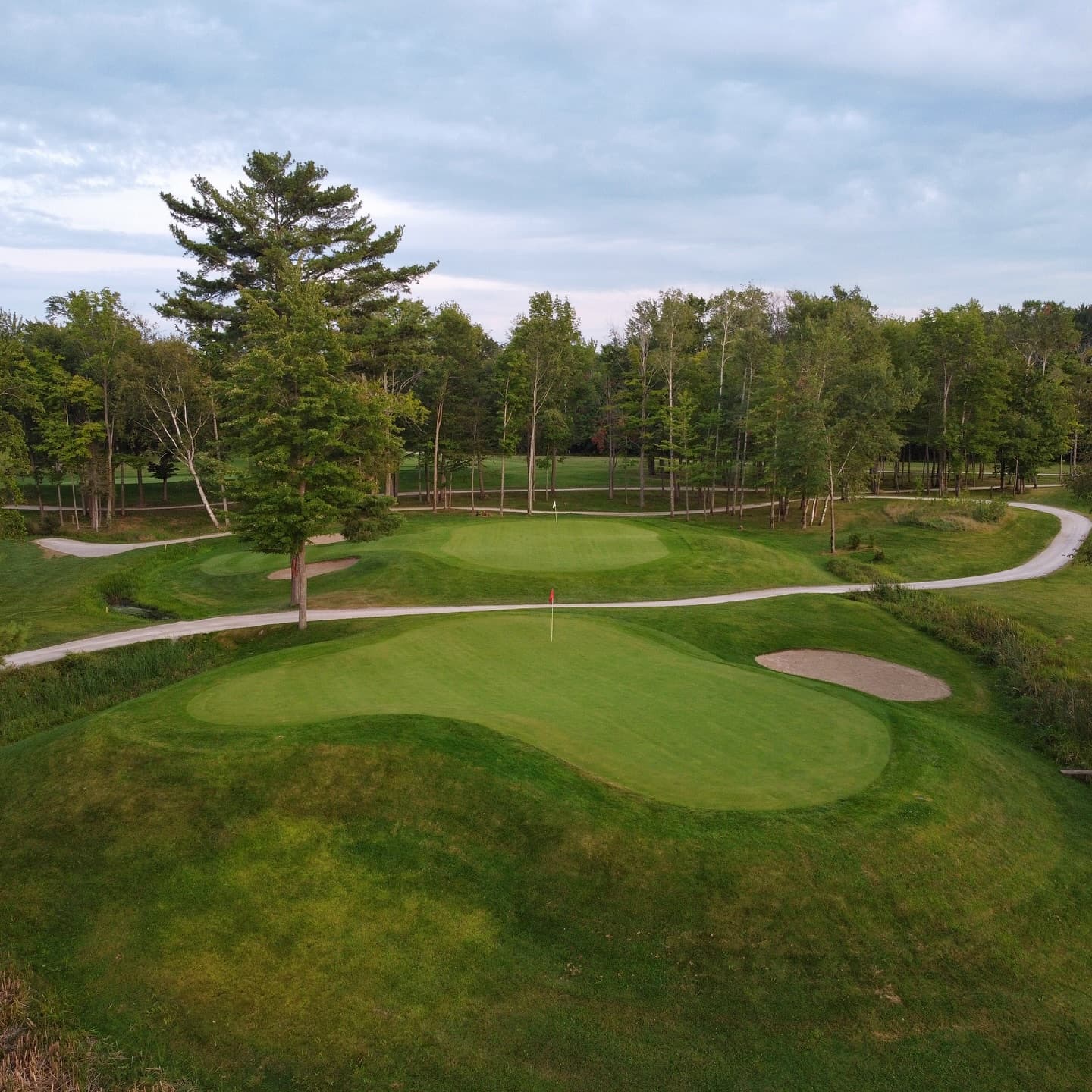 After three weeks of Menβs Night, 2 west is playing as the easiest par 3 on the course. A left pin will be coming soon π
βItβs only 100 yardsβ β οΈ
