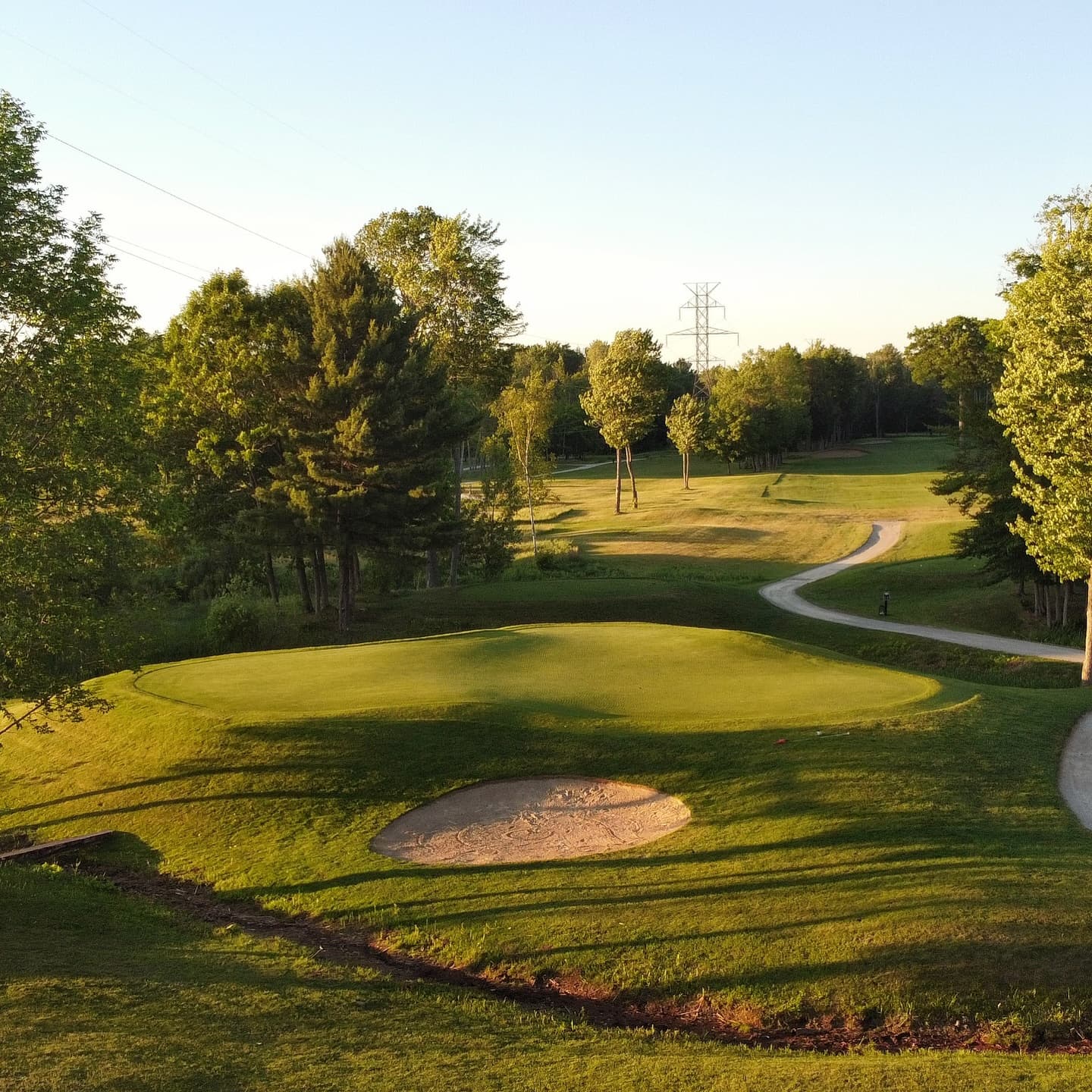 After three weeks of Menβs Night, 2 west is playing as the easiest par 3 on the course. A left pin will be coming soon π
βItβs only 100 yardsβ β οΈ