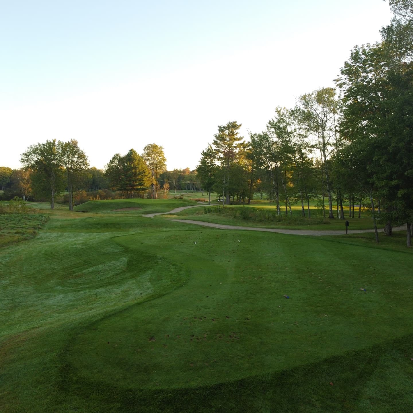 After three weeks of Menβs Night, 2 west is playing as the easiest par 3 on the course. A left pin will be coming soon π
βItβs only 100 yardsβ β οΈ