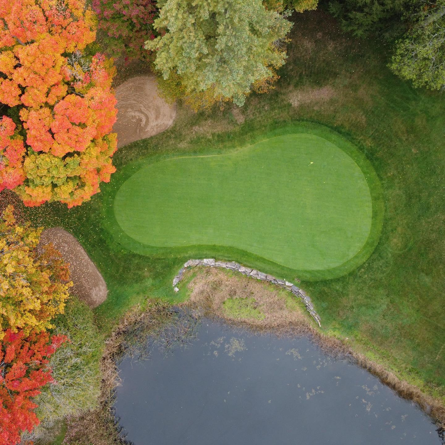 October is here! Here’s some photos of October golf from last year to get you ready for fall colours 🍁 #PlayTheLake