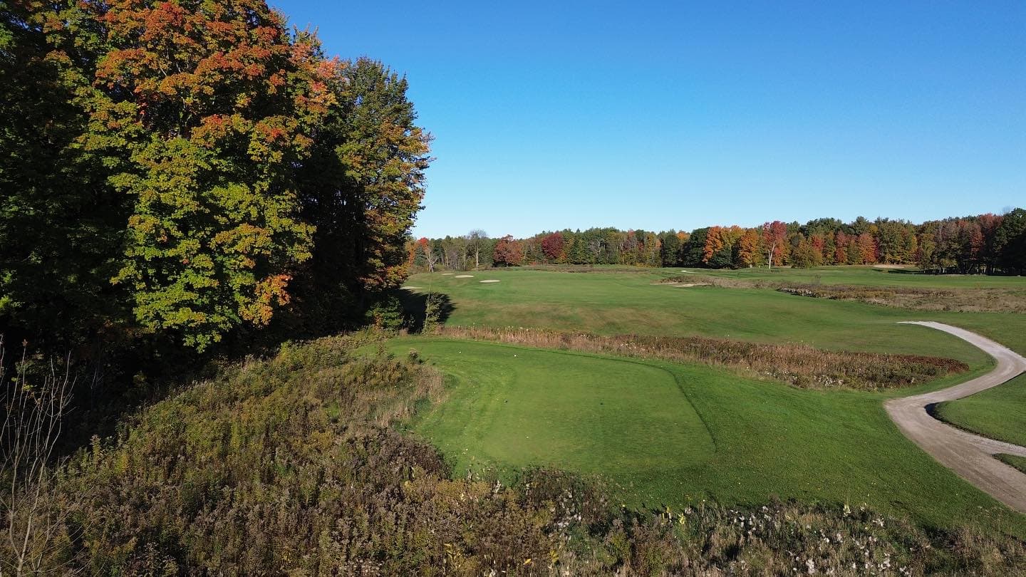 The colours are looking good for thanksgiving weekend 🍁