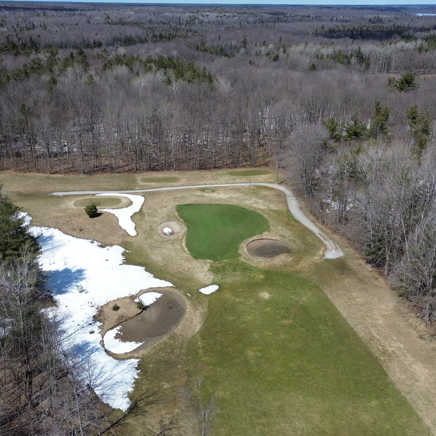 Happy Masters Saturday! The course is starting to dry out. Greens are looking amazing π₯
Golf season is coming!!