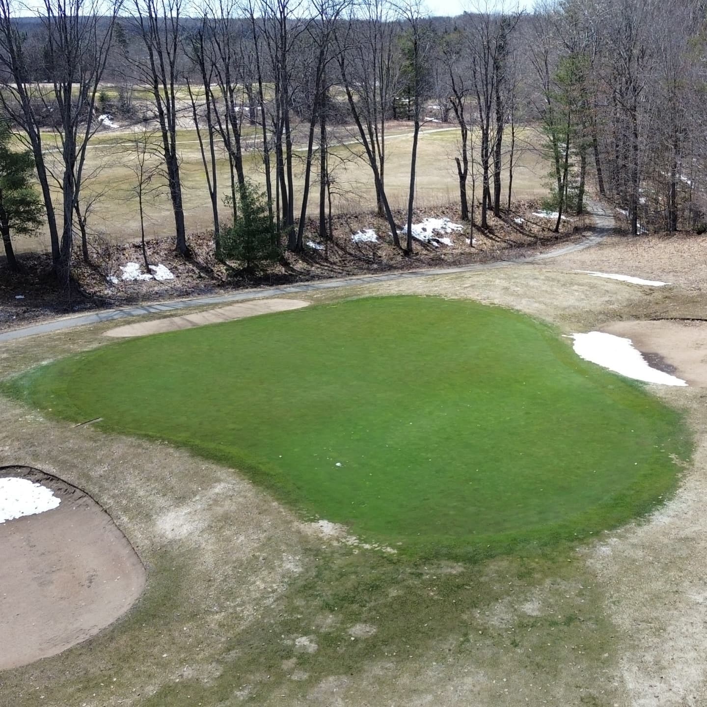 Happy Masters Saturday! The course is starting to dry out. Greens are looking amazing π₯
Golf season is coming!!