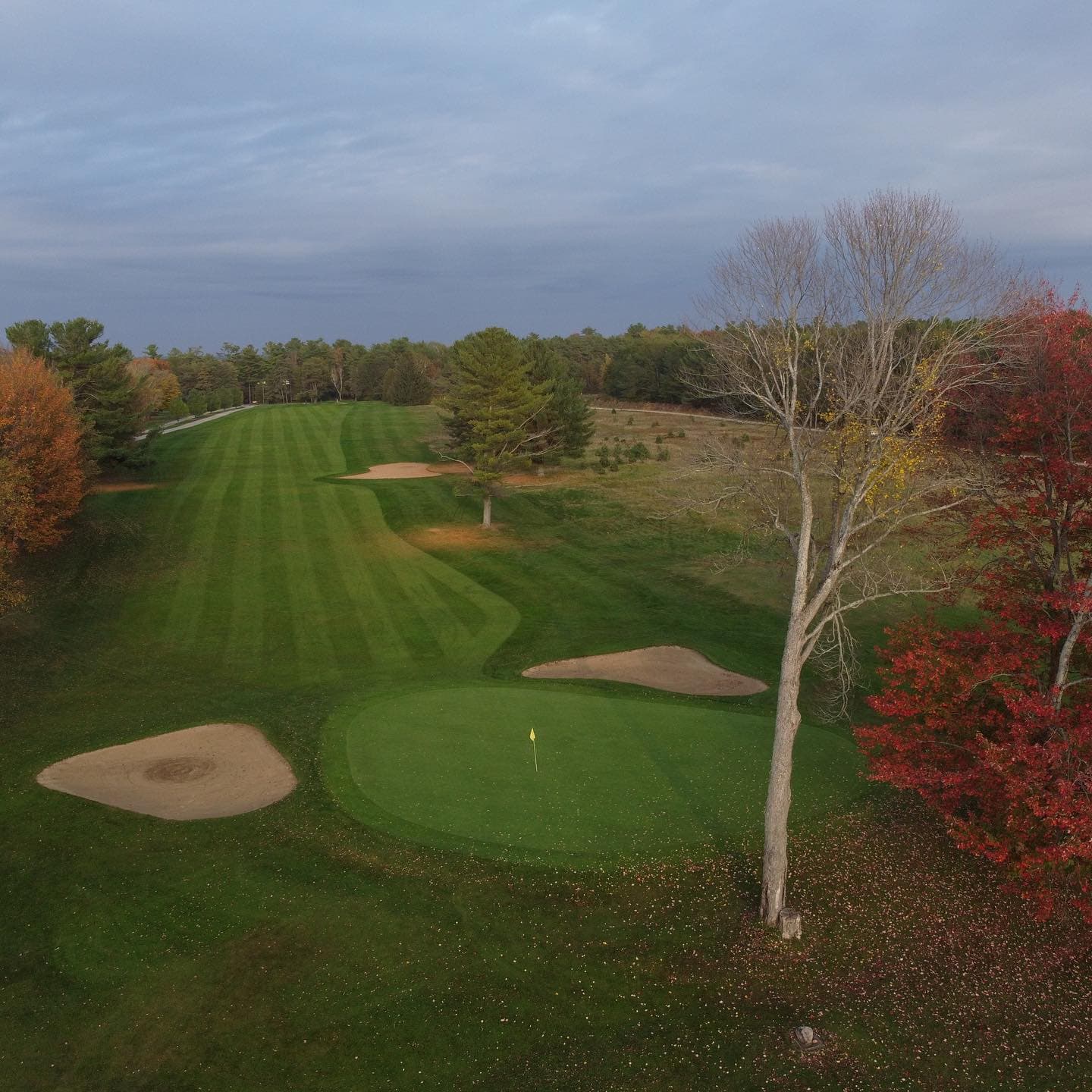 Originally beside the fairway bunker, 9 north green underwent a big move in 1968 pushing it back 125 yards to its current location. Kudos to architect Robbie Robinson for the new green, which was built as part of the south course construction. Pre-1968, it played as a 365-yard par 4 with a small square green. This hole was actually our opening hole for the first two years while the clubhouse was being built in the early 1950s. The original clubhouse was a small log cabin beside the yellow tees on 9. #LSGHistory #PlayTheLake